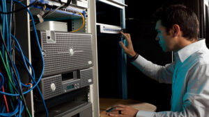 Регулярное обслуживание компьютеров для поддержания их эффективности в современном обществе 1 Обслуживание компьютеров и его роль в жизни пользователей